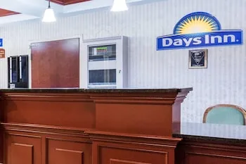 Days Inn by Wyndham Budd Lake hotel thumbnail 3