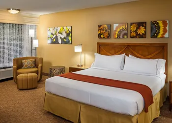 Holiday Inn Express Simi Valley by IHG hotel thumbnail 6