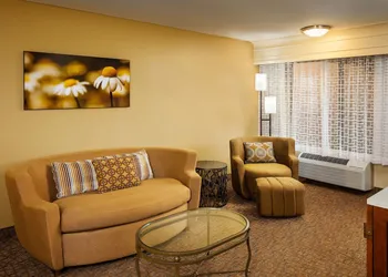 Holiday Inn Express Simi Valley by IHG hotel thumbnail 7