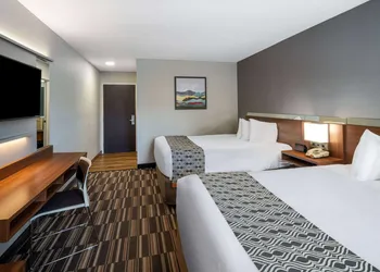 Microtel Inn & Suites by Wyndham Pooler/Savannah hotel thumbnail 7