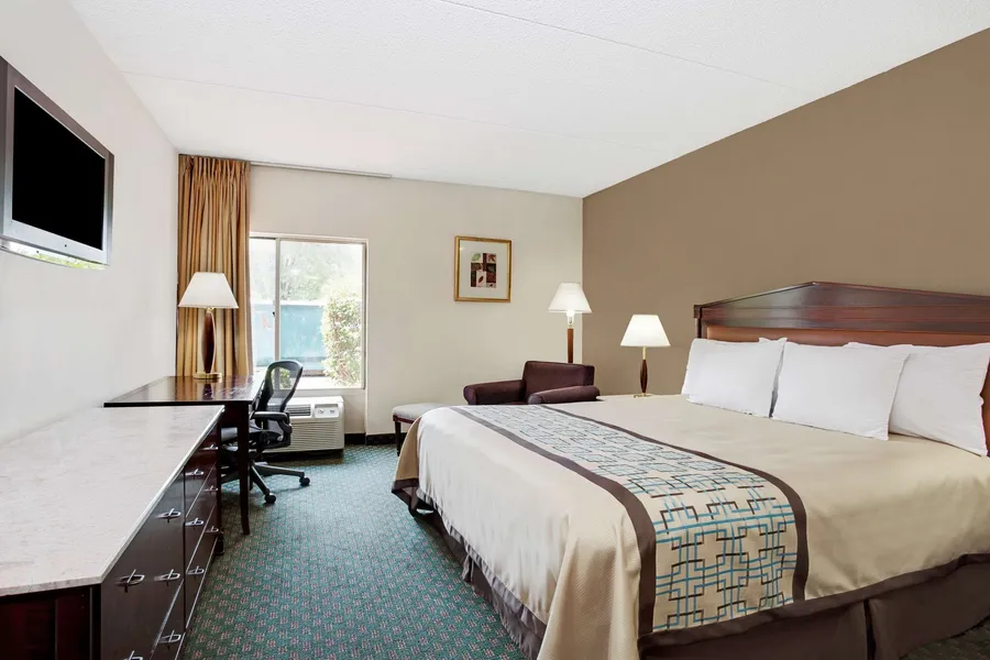 Days Inn by Wyndham Newport News City Center Oyster Point hotel detail image 6