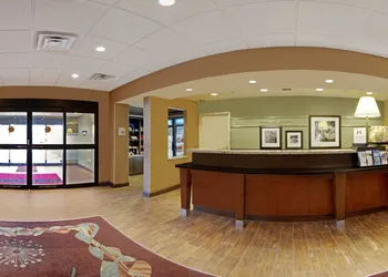 Hampton Inn & Suites Grafton hotel thumbnail 2