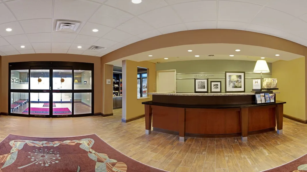 Hampton Inn & Suites Grafton hotel detail image 2