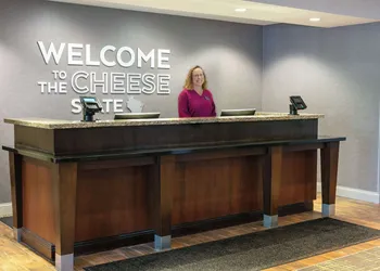 Hampton Inn & Suites Grafton hotel thumbnail 4