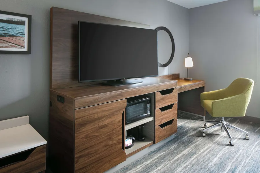Hampton Inn & Suites Grafton hotel detail image 6