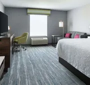 Hampton Inn & Suites Grafton hotel detail image 7