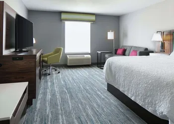 Hampton Inn & Suites Grafton hotel thumbnail 7