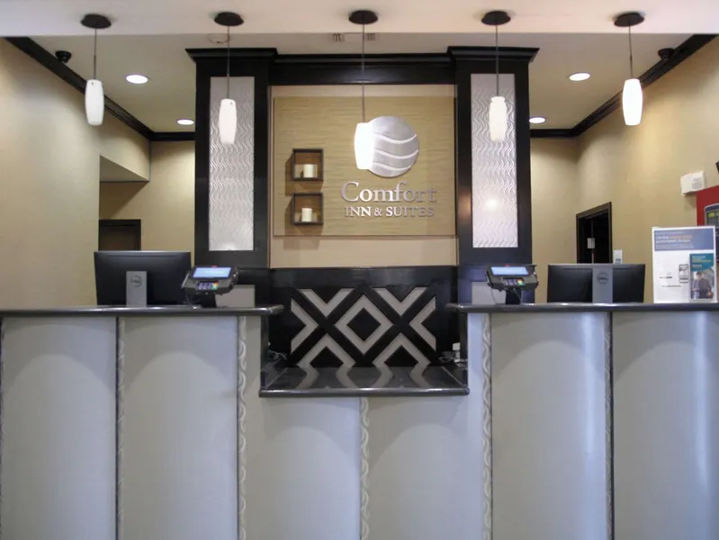 Comfort Inn & Suites Dallas Medical - Market Center hotel detail image 2