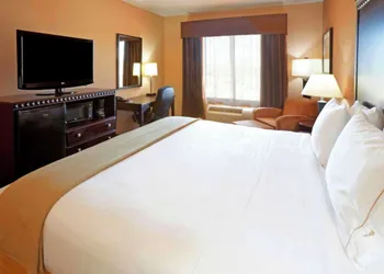 Comfort Inn & Suites Dallas Medical - Market Center hotel thumbnail 5