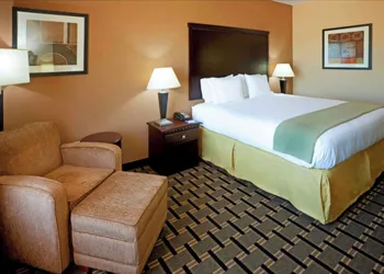 Comfort Inn & Suites Dallas Medical - Market Center hotel thumbnail 6