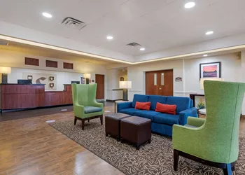 Comfort Inn & Suites Fort Myers Airport hotel thumbnail 3