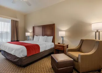 Comfort Inn & Suites Fort Myers Airport hotel thumbnail 8