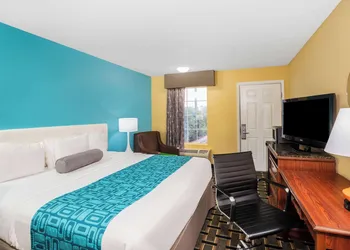 Howard Johnson by Wyndham Dalton hotel thumbnail 6