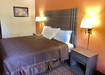 Econo Lodge Inn & Suites Mckinney - Plano North hotel thumbnail 7