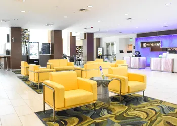 Wyndham Anaheim hotel thumbnail 3