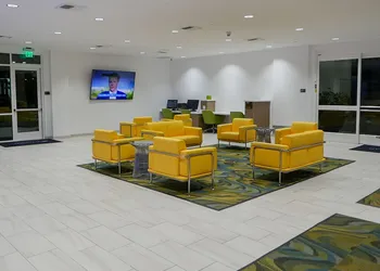 Wyndham Anaheim hotel thumbnail 5