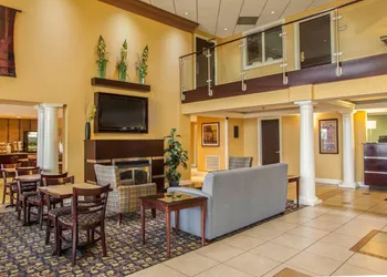 Quality Inn and Suites St Charles - West Chicago hotel thumbnail 3