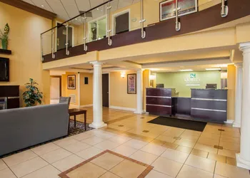 Quality Inn and Suites St Charles - West Chicago hotel thumbnail 5