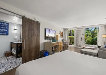 Paradise Point Resort & Spa hotel thumbnail 5
