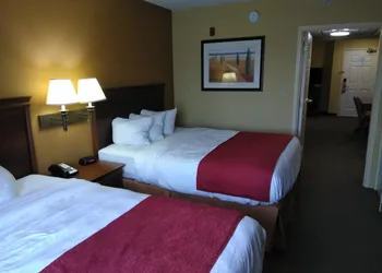Baymont by Wyndham Clinton hotel thumbnail 7