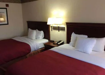 Baymont by Wyndham Clinton hotel thumbnail 8