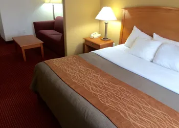 Comfort Inn & Suites Chesapeake - Portsmouth hotel thumbnail 6