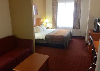 Comfort Inn & Suites Chesapeake - Portsmouth hotel thumbnail 7
