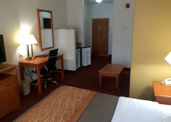 Comfort Inn & Suites Chesapeake - Portsmouth hotel thumbnail 8