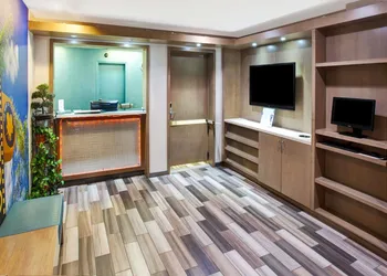 Travelodge by Wyndham Culver City hotel thumbnail 2