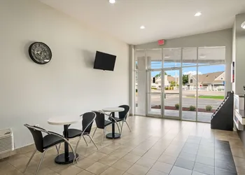 Motel 6 Lexington, KY - Airport hotel thumbnail 4