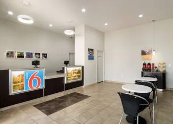 Motel 6 Lexington, KY - Airport hotel thumbnail 6