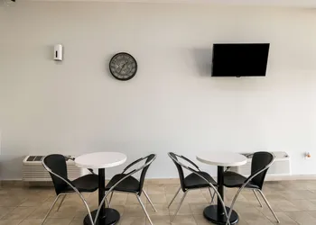 Motel 6 Lexington, KY - Airport hotel thumbnail 7