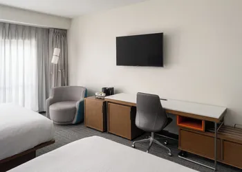 Courtyard by Marriott Brunswick hotel thumbnail 8