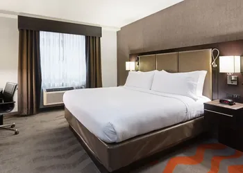 Holiday Inn NYC - Lower East Side by IHG hotel thumbnail 3