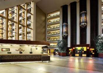 Hilton Bellevue hotel thumbnail 3