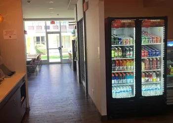 Ramada by Wyndham Rockville Centre hotel thumbnail 4