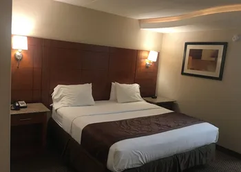 Ramada by Wyndham Rockville Centre hotel thumbnail 6