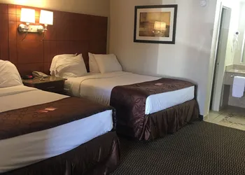 Ramada by Wyndham Rockville Centre hotel thumbnail 8