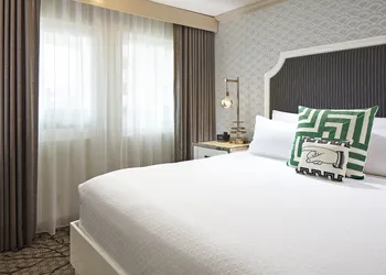 Carlyle Inn hotel thumbnail 8