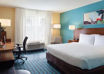 Fairfield Inn & Suites Lake Buena Vista in Marriott Village hotel thumbnail 4