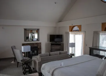 Lone Tree Golf Club And Hotel hotel thumbnail 4