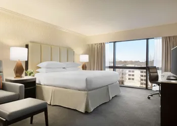 Hilton Greenville hotel thumbnail 8