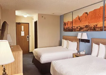 Days Inn by Wyndham Ozark Springfield hotel thumbnail 5