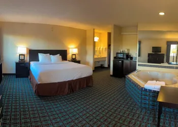 Baymont by Wyndham Howell/Brighton hotel thumbnail 6