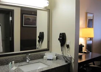 Quality Inn & Suites Wichita Falls I-44 hotel thumbnail 8
