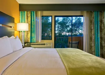 DoubleTree by Hilton Hotel Santa Fe hotel thumbnail 8