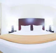 Holiday Inn Express & Suites Chicago West - O'Hare Arpt Area by IHG hotel detail image 3