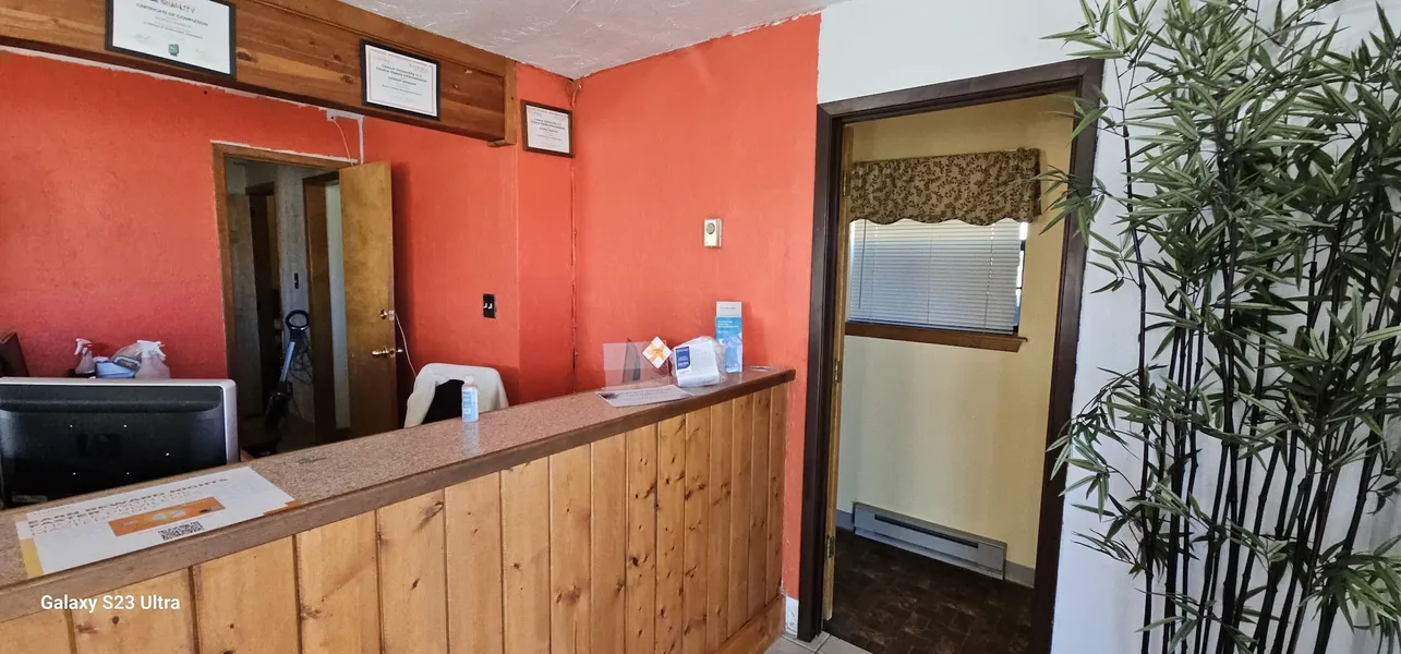 Econo Lodge Eagle Nest hotel detail image 6