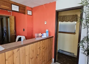 Econo Lodge Eagle Nest hotel thumbnail 6