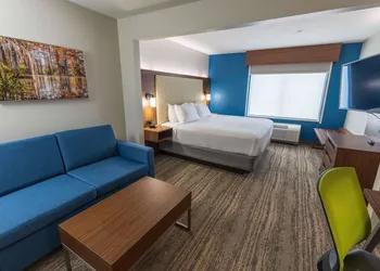 Wingate by Wyndham Lafayette Airport hotel thumbnail 8